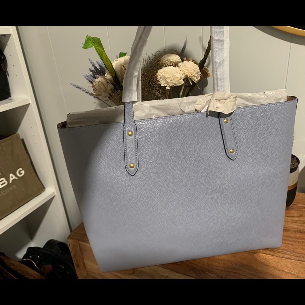 Coach Central Tote🌟🌟SOLD🌟🌟 - Picture 2 of 13